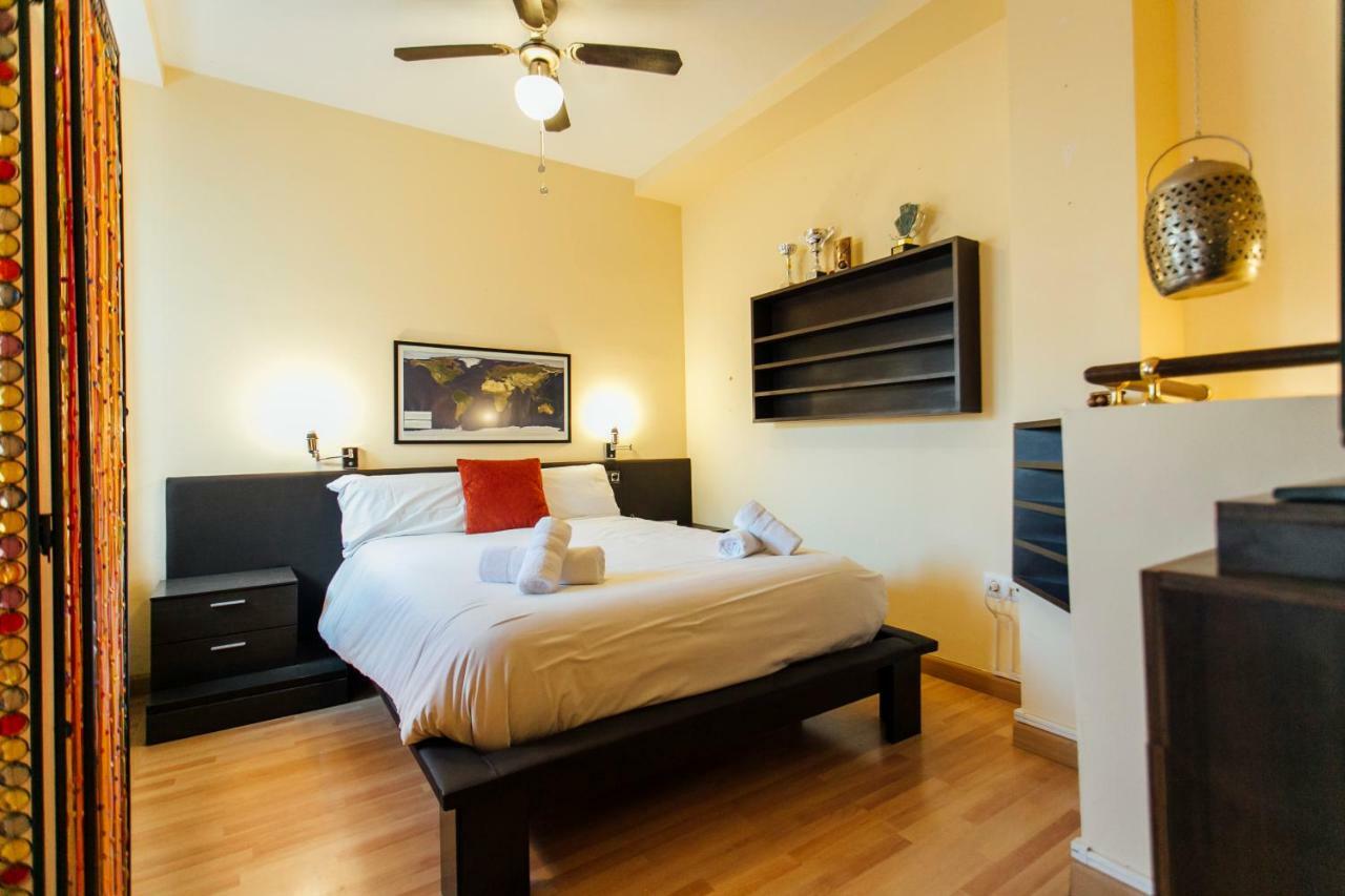 Bright Duplex W/ Terrace Apartman Sevilla Kültér fotó